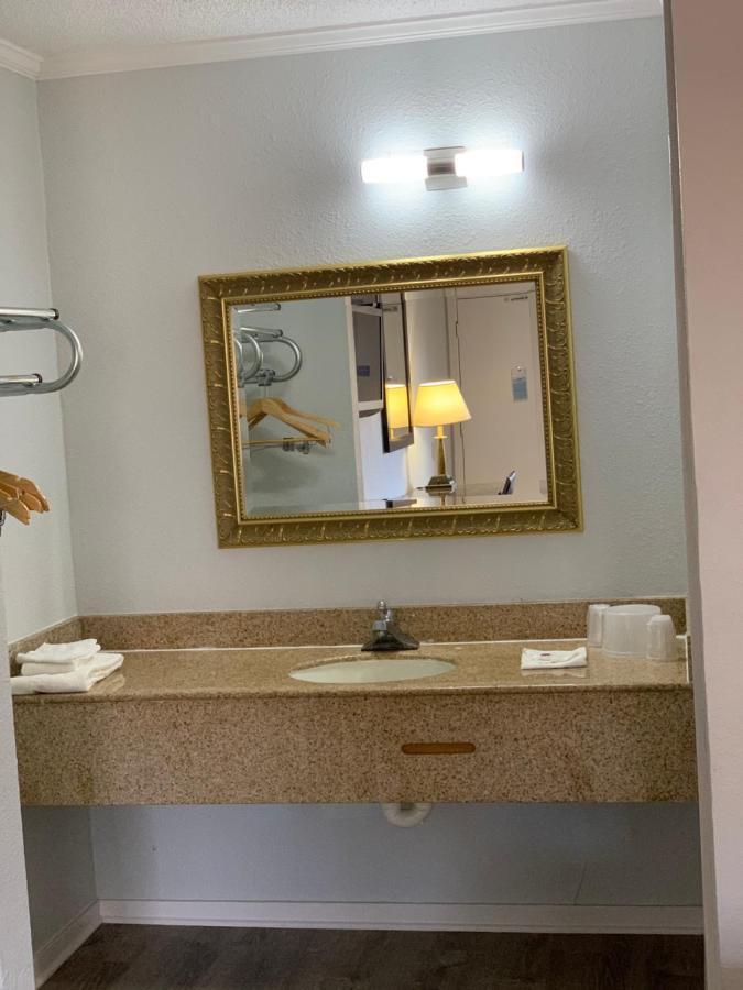 Motel 6 Newport News, Va - Fort Eustis Eksteriør bilde